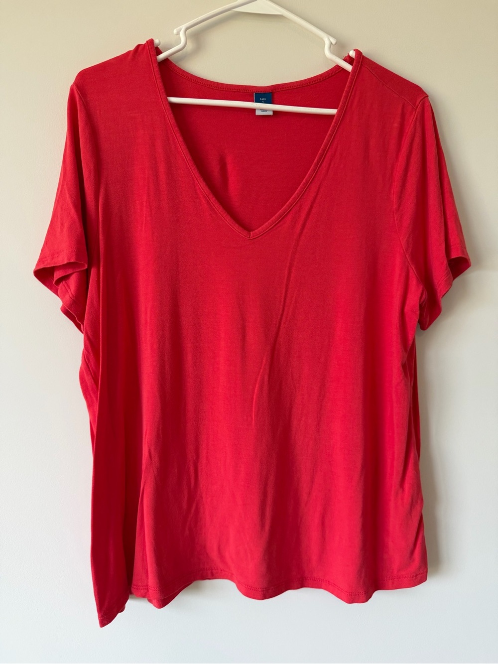 Old Navy Luxe Large Red V-Neck Relaxed Drapey T-Shirt
